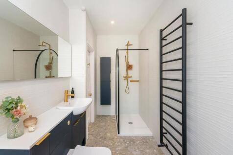 1H7RCN - Bathroom A.jpg
