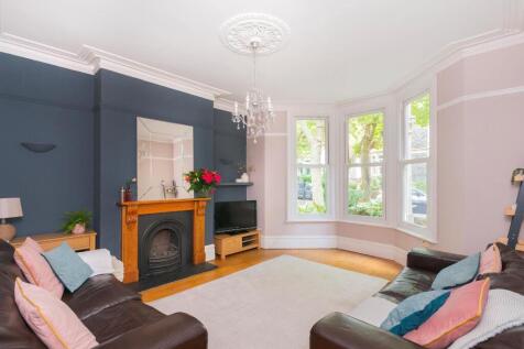 0C8RKE - Living Room C.jpg