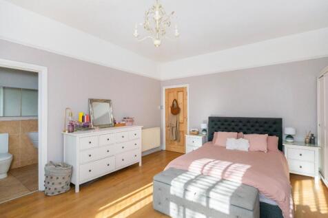 0C8RKE - Bedroom M.jpg