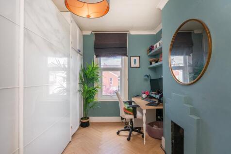 0C8RKE - Bedroom A.jpg