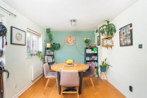 4W0CSI - Dining Room B.jpg