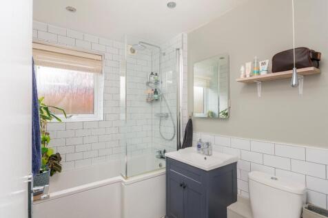 4W0CSI - Bathroom B.jpg
