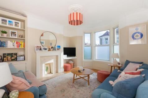 0G6PABN - Living Room C.jpg