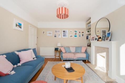 0G6PABN - Living Room B.jpg