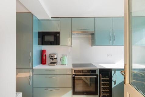 G4F8WSTN - Kitchen A.jpg