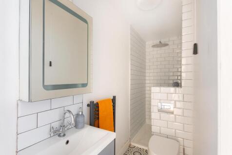 G4F8WSTN - Shower Room A.jpg