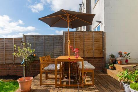 G4F8WSTN - External I.jpg