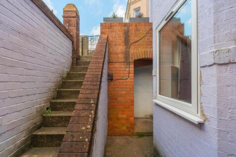 G4F8WSTN - External E.jpg