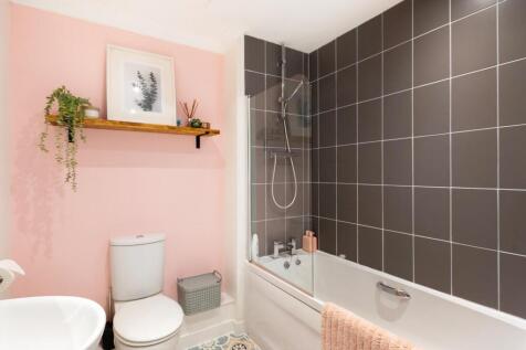 1W6R3MD - Bathroom A.jpg