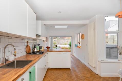 1R8RSE - Kitchen Diner H.jpg