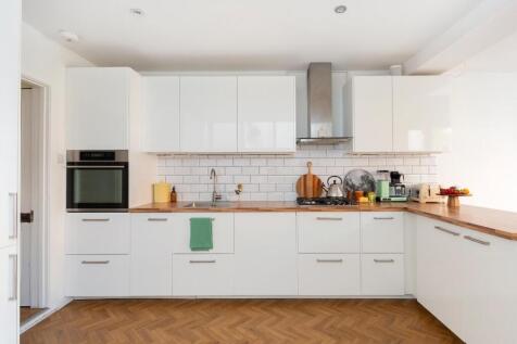 1R8RSE - Kitchen Diner F.jpg