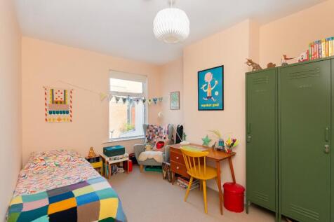 1R8RSE - Bedroom B.jpg