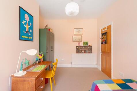 1R8RSE - Bedroom A.jpg