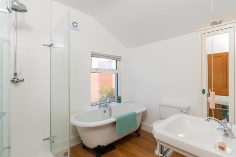 1R8RSE - Bathroom B.jpg