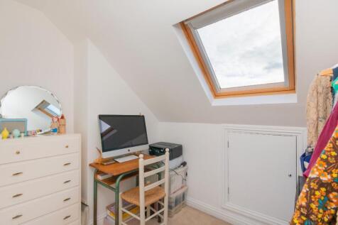 1R8RSE - Dressing Room Office B.jpg