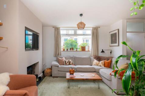 7W0STN - Living Room D.jpg
