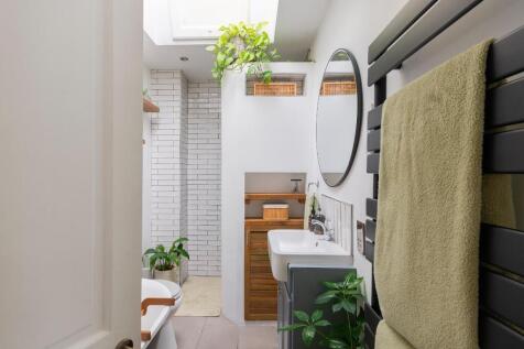 7W0STN - Bathroom E.jpg