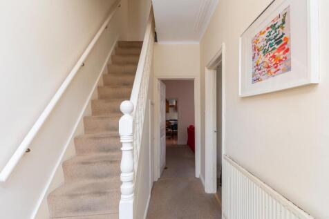 3Y2REN - Hallway A.jpg