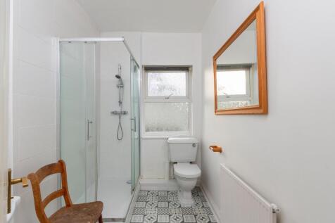 3Y2REN - Bathroom C.jpg