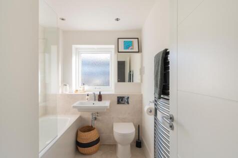 2O4PHCBH - Bathroom C.jpg