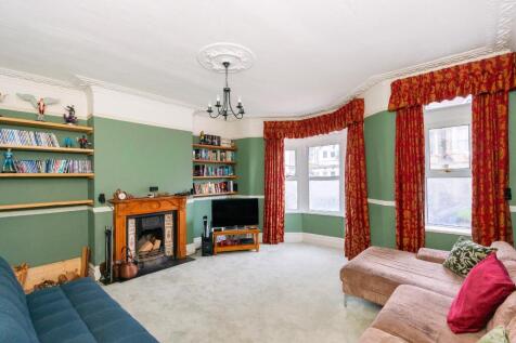 9W0RBN - Living Room E.jpg