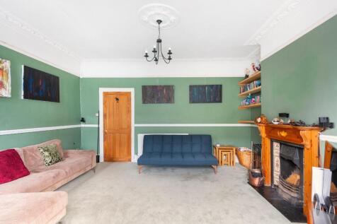 9W0RBN - Living Room C.jpg