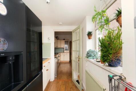 9W0RBN - Utility B.jpg