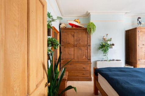 9W0RBN - Bedroom H.jpg