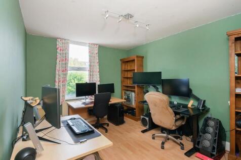 9W0RBN - Bedroom A.jpg