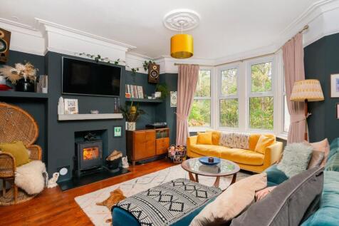 1N5R0SA - Living Room F.jpg