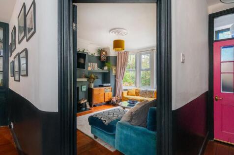 1N5R0SA - Living Room A.jpg