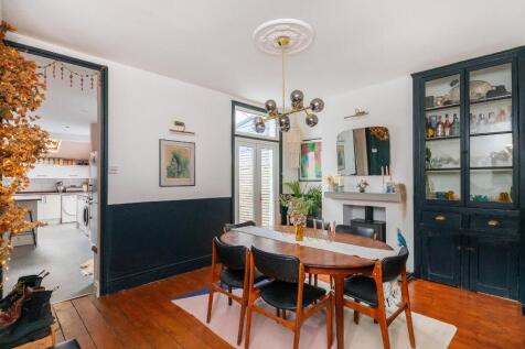 1N5R0SA - Dining Room C.jpg