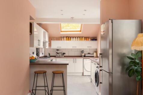 1N5R0SA - Kitchen G.jpg