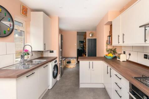 1N5R0SA - Kitchen D.jpg