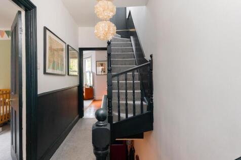 1N5R0SA - Landing A.jpg