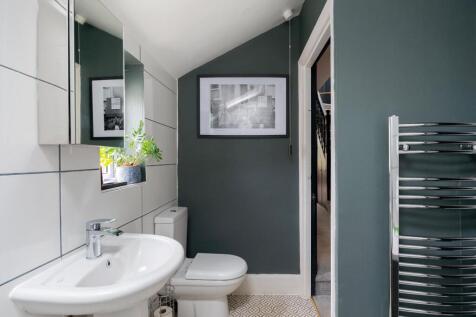 1N5R0SA - Bathroom A.jpg