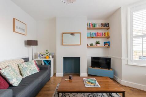 0A4SBR - Living Room B.jpg