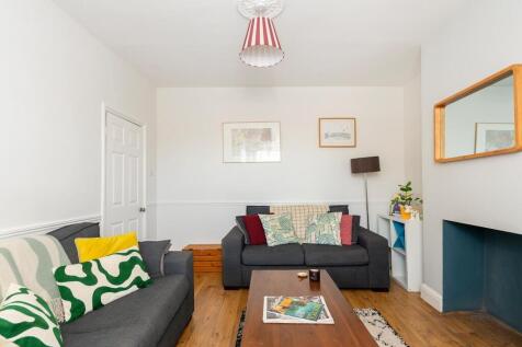 0A4SBR - Living Room C.jpg