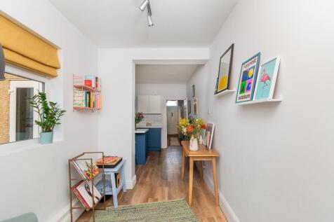 0A4SBR - Kitchen Diner B.jpg