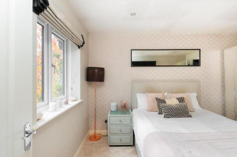 0S4GASG - Bedroom J.jpg