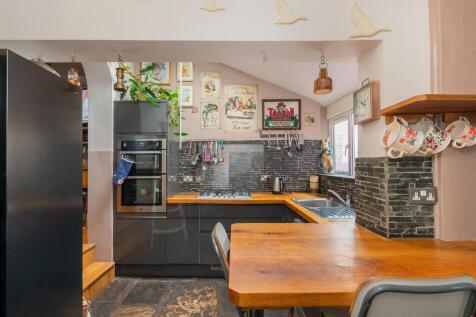 0W1SSE - Kitchen B.jpg