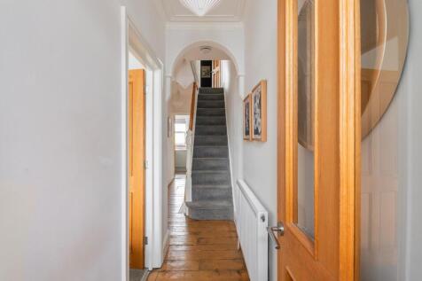 7M2RBR - Hallway B.jpg