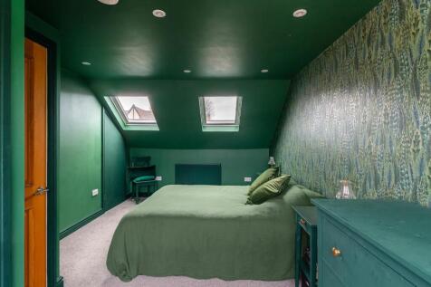7M2RBR - Bedroom L.jpg