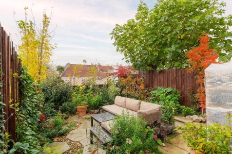 7M2RBR - External G.jpg