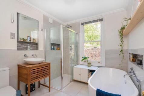 0A4TCD - Bathroom B.jpg