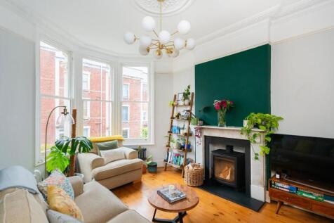 0A4TCD - Living Room C.jpg