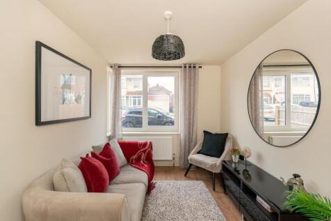 7S6RABN - Living Room B.jpg