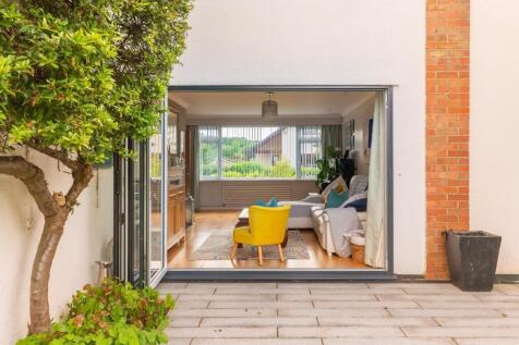 1D0LEIG - External D.jpg