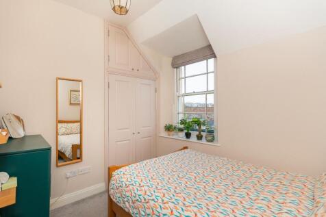 FK8HRD - Bedroom F.jpg