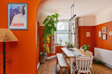 0N1QSKD - Reception A.jpg